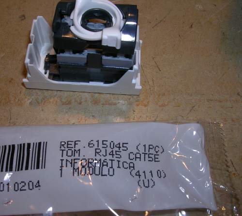 Tomada RJ45 - Pacote e conector