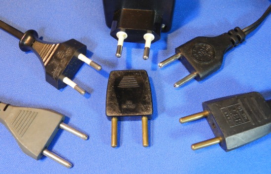 Figura 8 - Plugues antigos e ainda compatíveis.