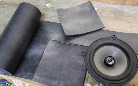 Figura 3 – Corte do lençol de borracha.