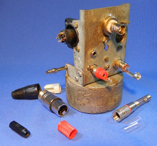 Figura 2 – Alguns conectores prontos para soldagem.