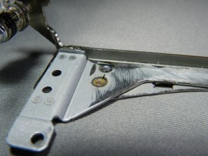 Fig26-DSCN3911 Figura 26 – Detalhe da parte inferior do braço, junto à dobradiça.