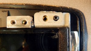 Fig6-DSCN3838 Figura 6 – Canto superior direito do painel original, inserido no suporte.