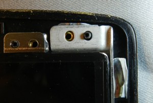 Fig8-DSCN3841 Figura 8 – Canto superior direito do painel substituto, inserido no suporte.