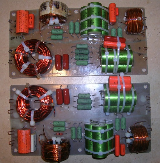 Figura 8 – placa dos divisores de frequências das caixas.