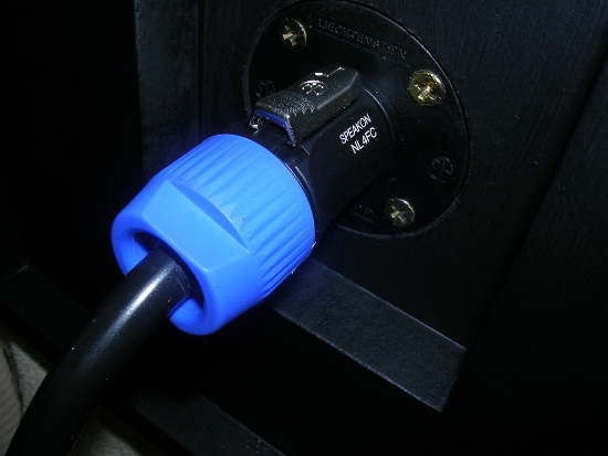 Figura 9 – Painel traseiro de um dos sonofletores, já concluído.