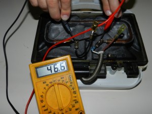 Figura 20 – Medição de uma das resistências: 46,6 ohm.