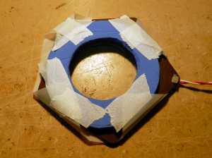 Figura 28 – Fixação das abas da folha na face posterior do anel.