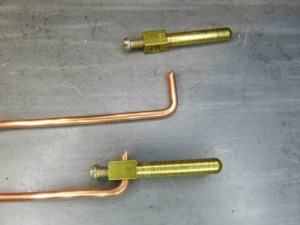 Figura 6 - Fixação de cada fio rígido de cobre ao seu terminal.