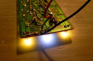 Figura 25 – Placa pronta, onde é possível identificar um diodo zener, em epóxi preto (6,2V – 5W).