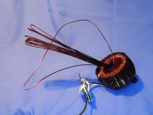 Figura 26 – Final do enrolamento de 34V, já sem carretel, com dobra no fio.