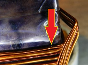 Figura 9 – Esforço a que a fiação de cobre fica submetida nas arestas dos transformadores toroidais de seção retangular.