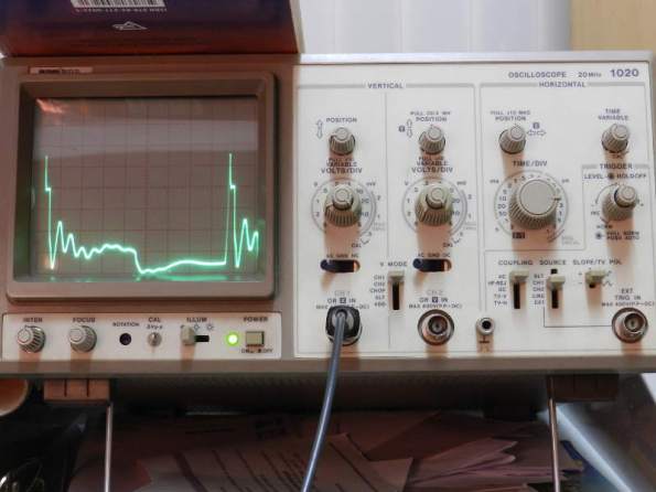 Figura 101 – Oscilograma 40KHz, sem capacitor.