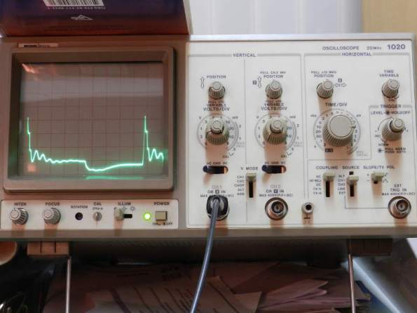 Figura 102 – Oscilograma 40KHz, com capacitor.