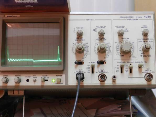Figura 106 – Oscilograma 40KHz, sem capacitor.