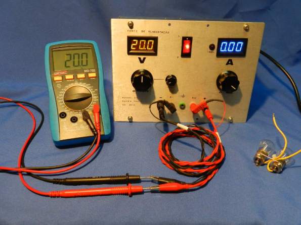 Figura 37 – Fonte ajustada para 20V, corrente máxima, sem carga.