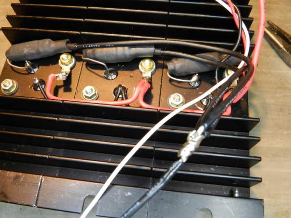 Figura 65 – Resistores de emissor montados no módulo de potência.