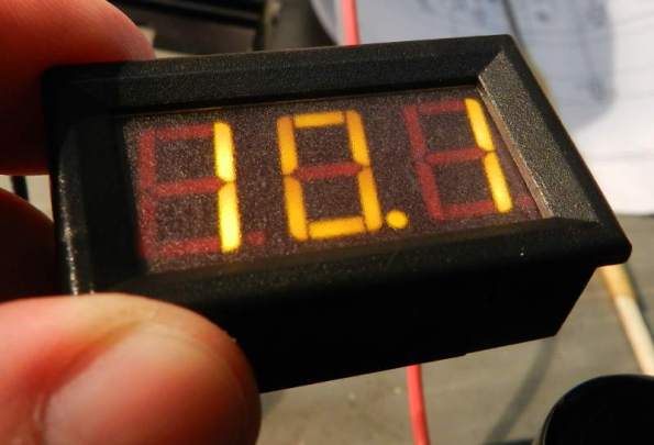 Figura 7 – Voltímetro ligado, com as películas.