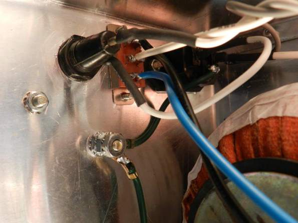 Figura 87 – Conexão do fio terra do borne do painel frontal.