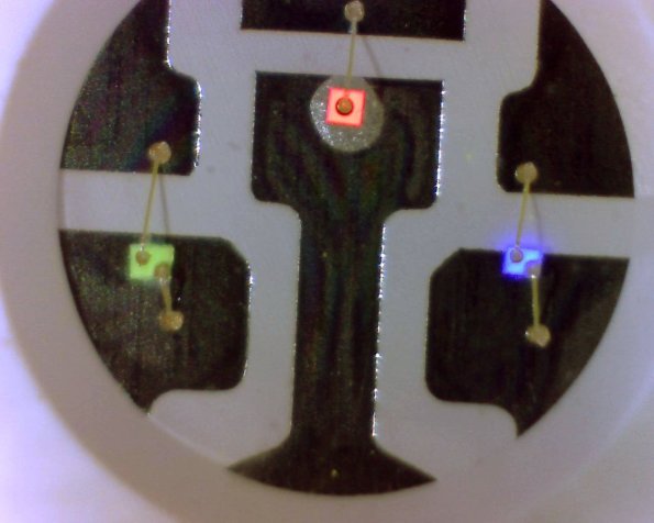 Figura 19 – LED RGB de fita de LEDs, visto por microscópio USB.