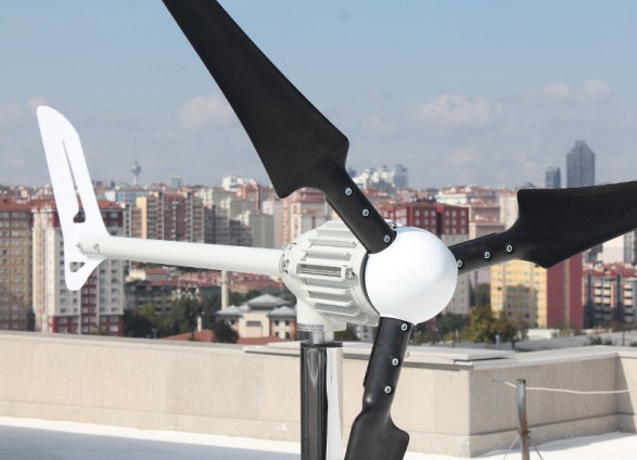 Figura 120 – Gerador eólico Breeze no alto de um prédio de apartamentos. Fonte: e-Bay [362].