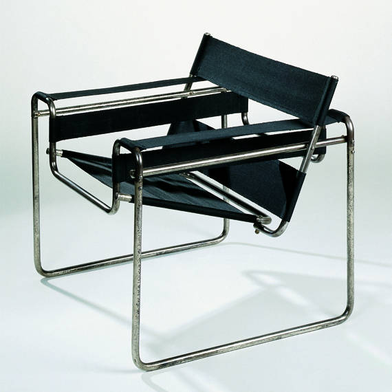 Figura 129 – Cadeira B3 (Wassily), de Marcel Breuer, em aço tubular. Fonte: Vitra Design Museum [407].