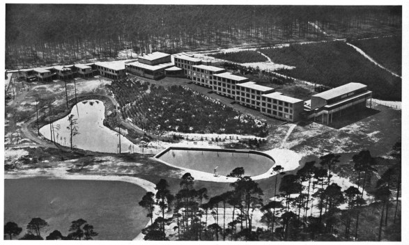 Figura 136 – Vista aérea da escola, pouco depois da construção. Fonte: The City as a Project [415].