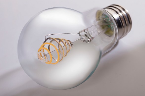 Figura 70 – Lâmpada de filamento LED em espiral, modelo SIMBULB. Fonte: SIMLighting [199].