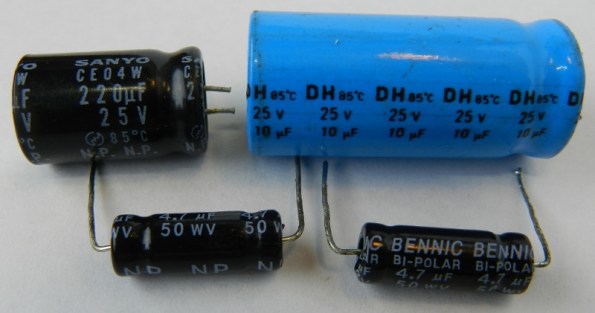 Figura 37 – Capacitores eletrolíticos de alumínio úmido, bipolares.