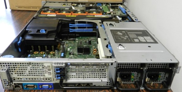 Figura 8 – Equipamento aberto, visto pela parte de trás.