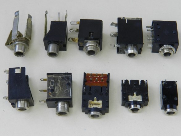 Figura 13 – Tomadas de 3,5mm, para montagem em circuitos impressos.