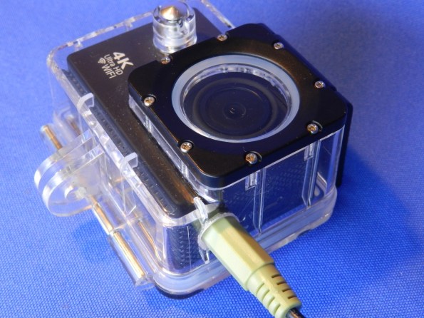 Figura 38 – Aparência do plugue P2 conectado à câmera.