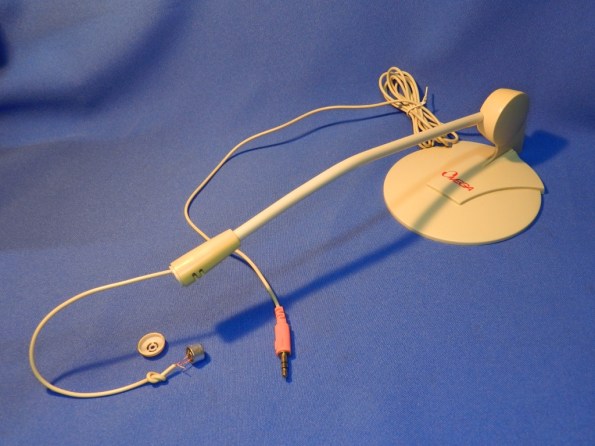 Figura 39 – Microfone de computador, que foi convertido em microfone de capacete.