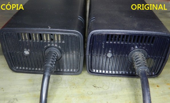 Figura 3 – Vista das fontes pelo lado do LED, a fonte da direita é a original.