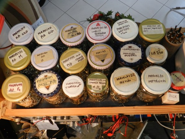 Figura 22 – Estoque de elementos de fixação (parafusos, porcas, arruelas, espaçadores, chavetas). 