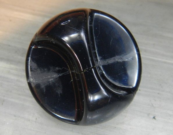 Figura 30 – Vista frontal do botão do temporizador, onde a trinca está visível. 