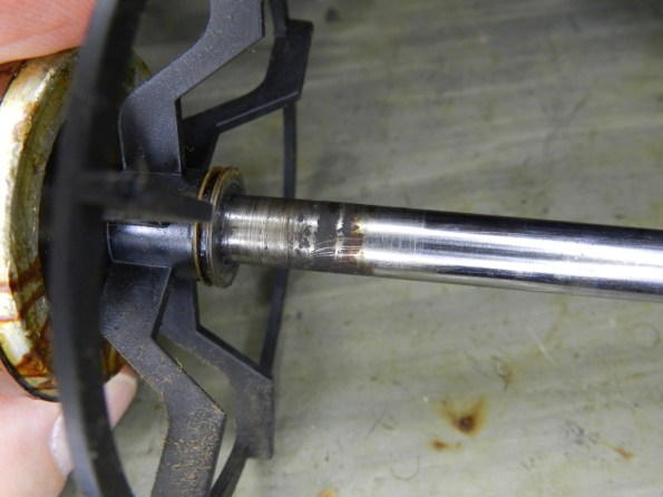 Figura 36 – Rotor de ventilador removido do motor, antes da limpeza.