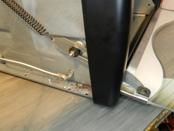 Figura 4 – Porta aberta, observe a posição do mecanismo. 