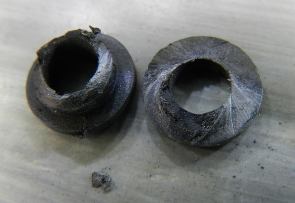 Figura 7 – Espaçador removido, partido em dois.